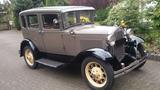 Ford Model A Ford - Ford Oldtimer mit Benzin-Antrieb: Limousine