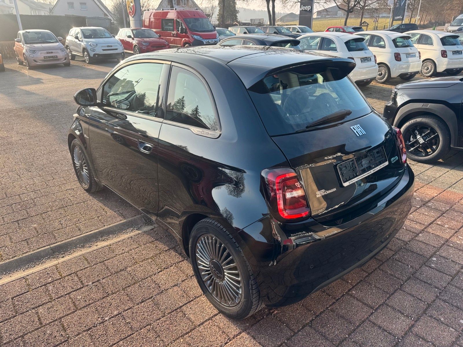 Fahrzeugabbildung Fiat 500e Icon NAVI GLASDACH KLIMA DAB 118PS