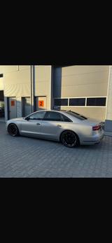Audi A8 4.2 TDI clean diesel tiptronic quattro - - Audi A8 mit Diesel-Antrieb: 4.2