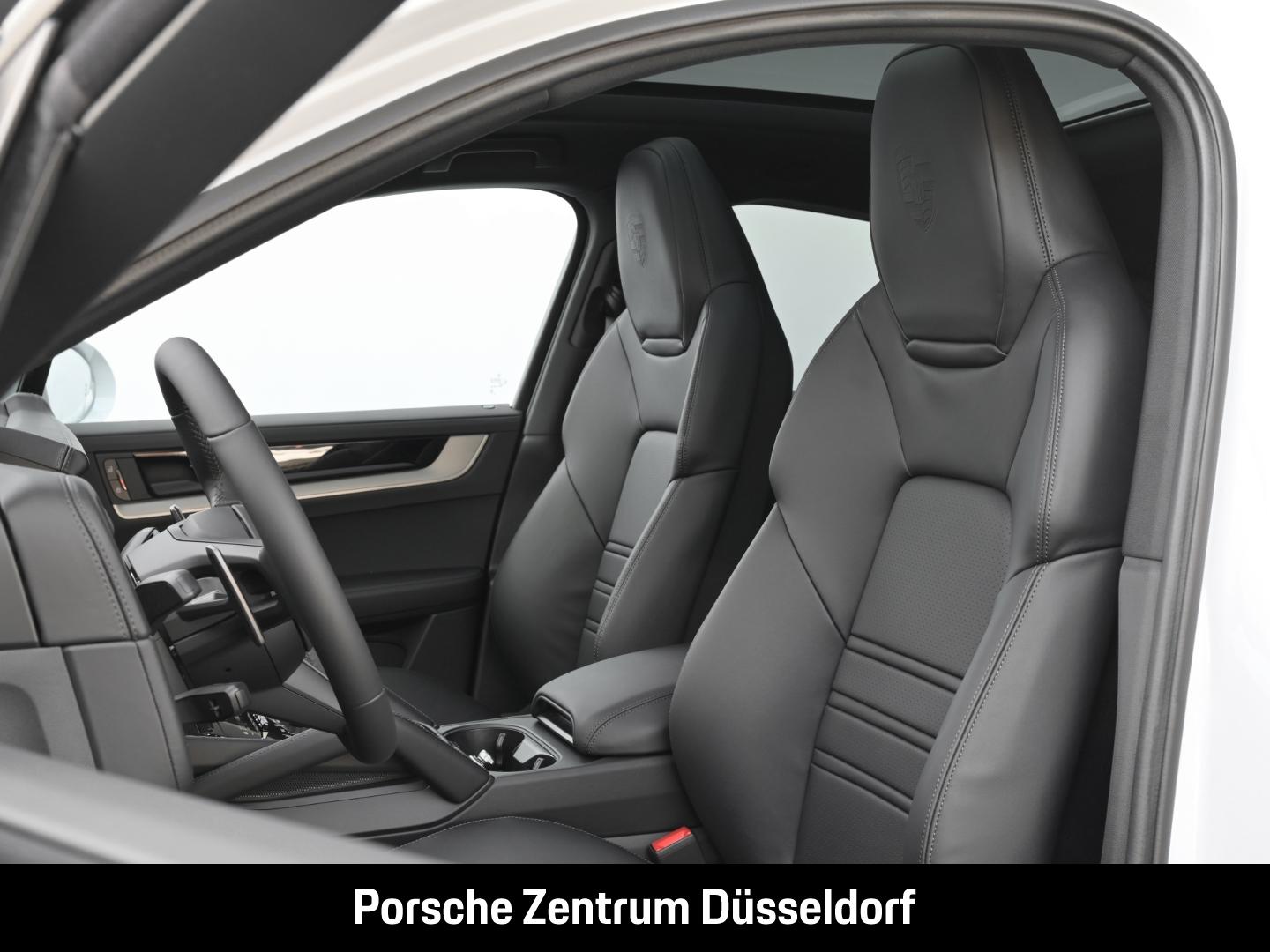 Porsche Cayenne E-Hybrid Coupe Surround-View Head-Up