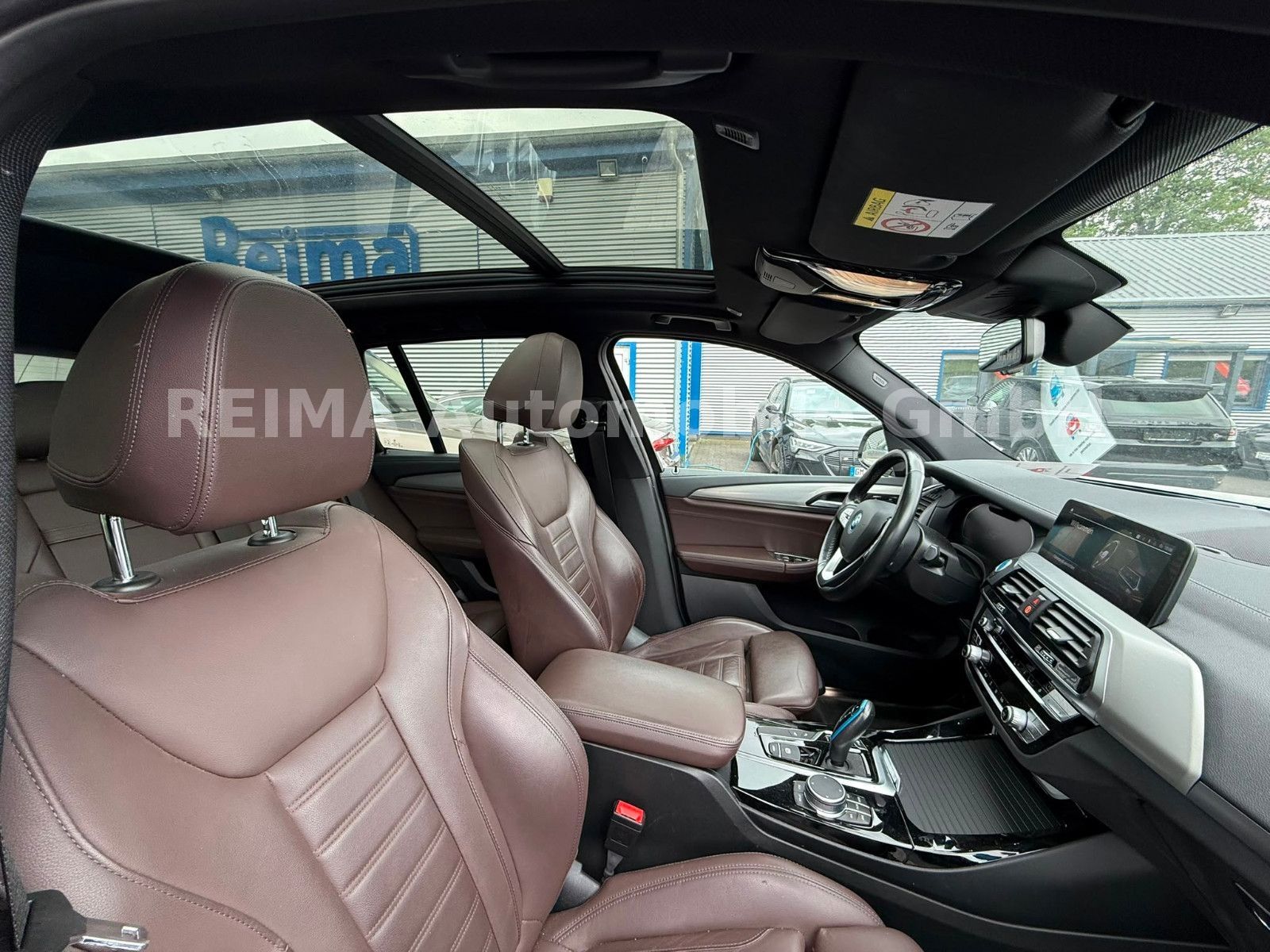Fahrzeugabbildung BMW iX3 , Pano, HUD, AHK, SOH 91,5%