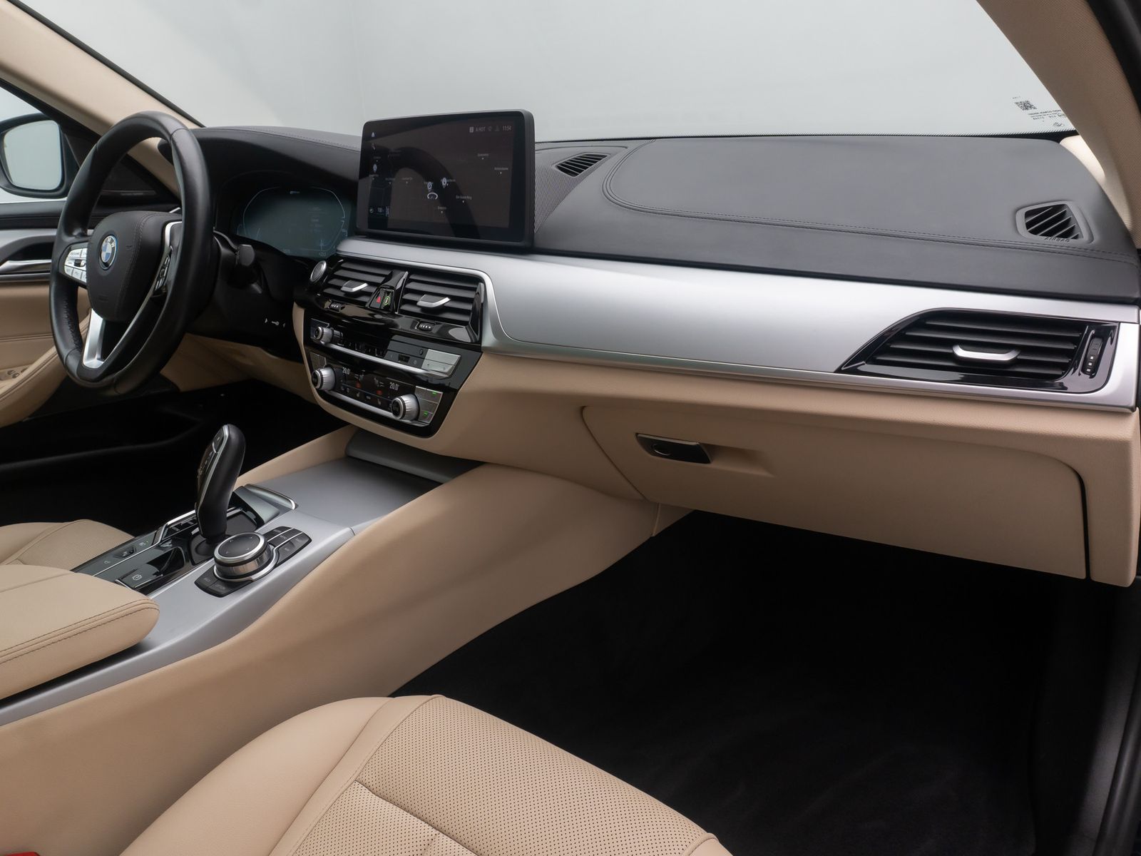 Fahrzeugabbildung BMW 520e Panorama 360°DAB H/K Leder AHK Sport 18Zoll
