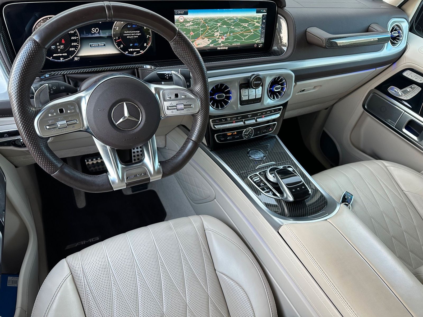 Fahrzeugabbildung Mercedes-Benz G 63 AMG DRIVER'S PACKAGE NAV+GLASDACH+AHK+ACC