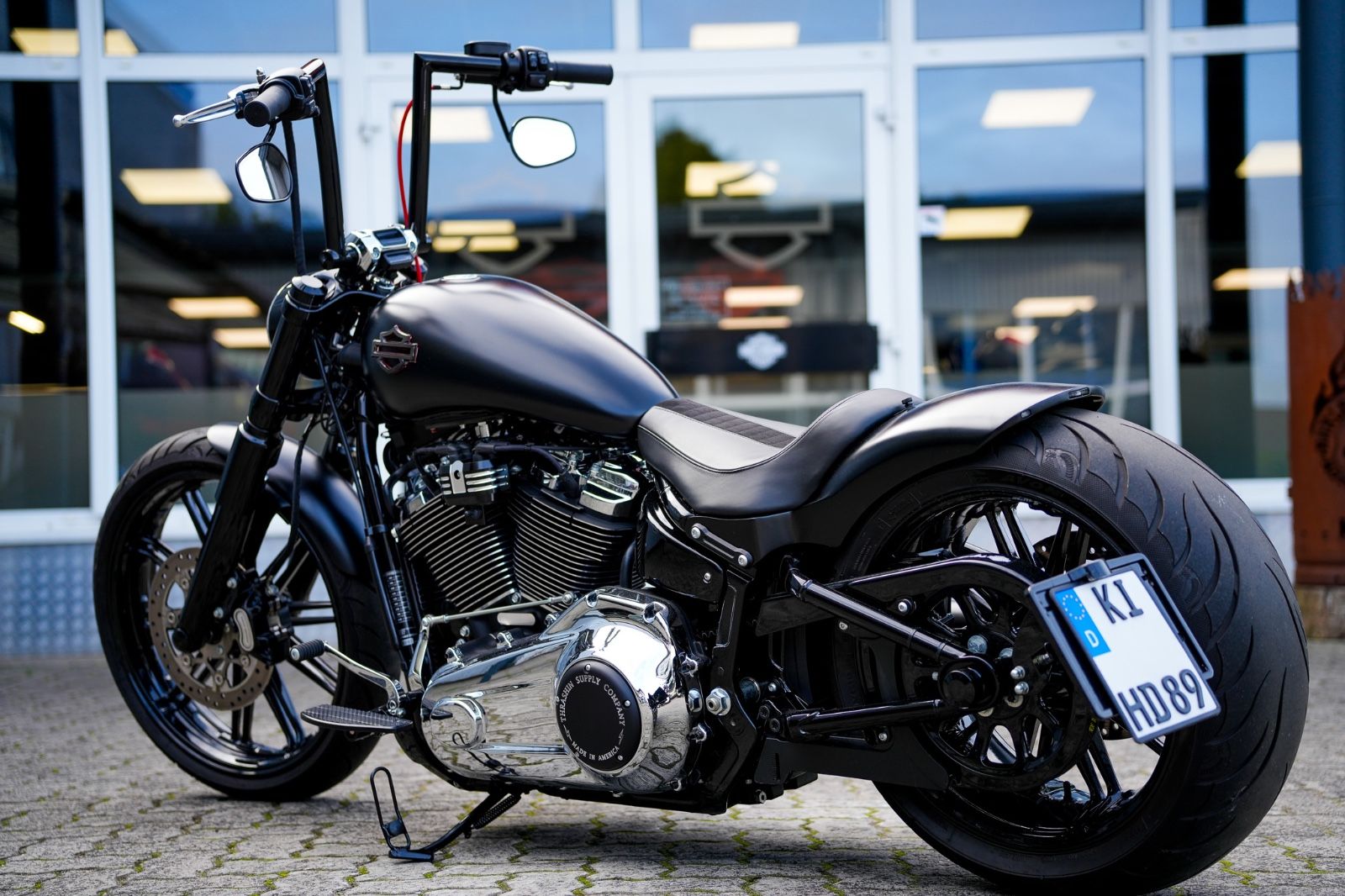 Fahrzeugabbildung Harley-Davidson FXBRS Softail Breakout 114 cui - JEKILL&HYDE -