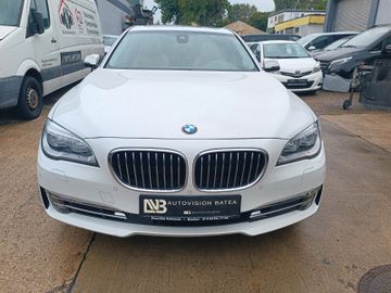 BMW 750 - 2