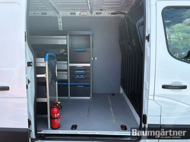 Fahrzeugabbildung Renault Master Kasten dCi 135 L2H2 3,5t Sortimo/Standh. - mit KI generiert/bearbeitet