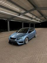 Seat Leon Cupra - Seat Leon mit Benzin-Antrieb: Sportwagen, Automatik