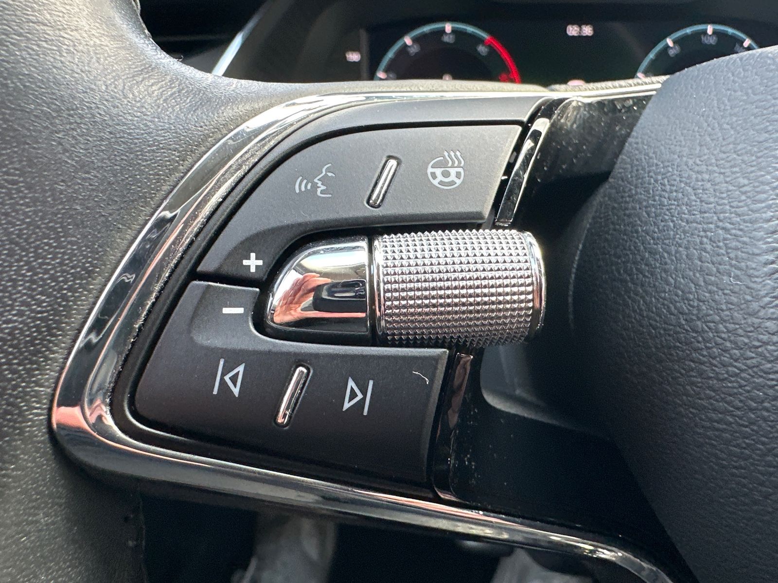 Fahrzeugabbildung SKODA Octavia Combi 2.0 TDI DSG Ambition NAV+LED+ACC