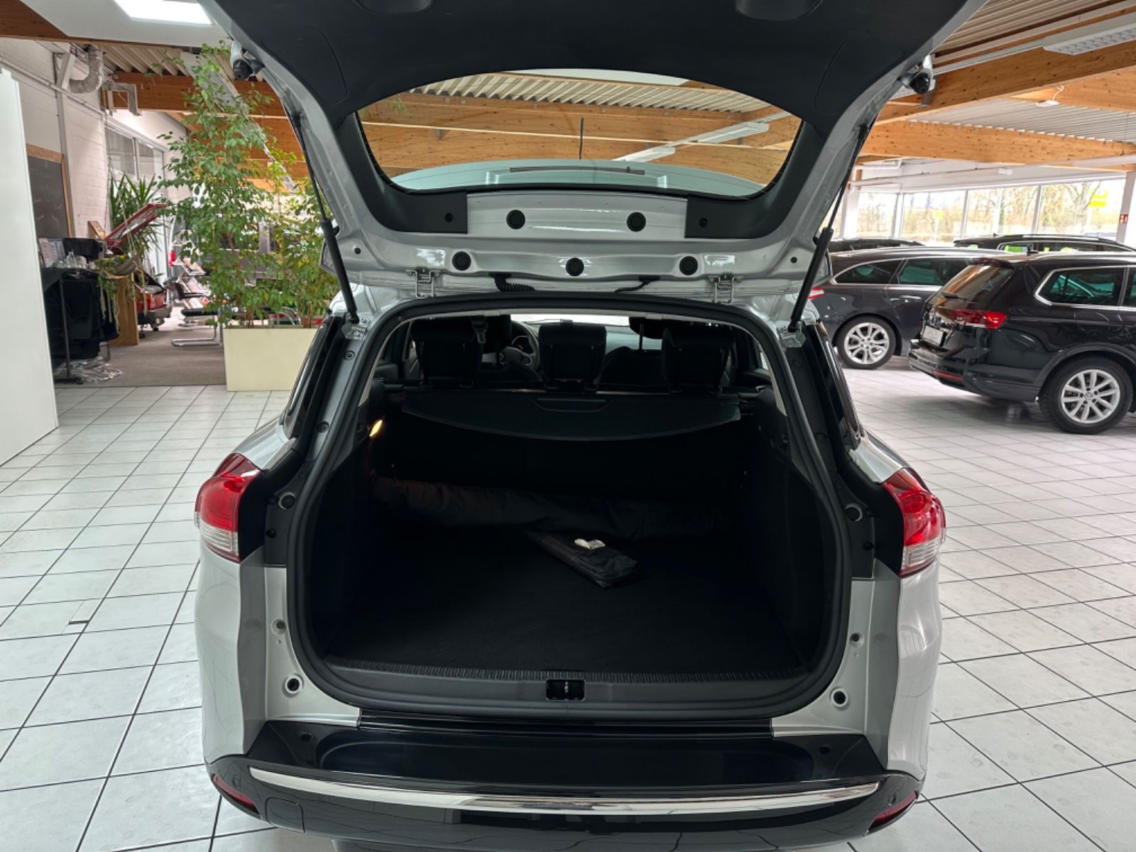 Fahrzeugabbildung Renault Clio IV Grandtour *Limited*Sitzheizung*Klima*