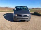 Volkswagen T5 Caravelle - Volkswagen T5 Caravelle mit Diesel-Antrieb: Kleinbus