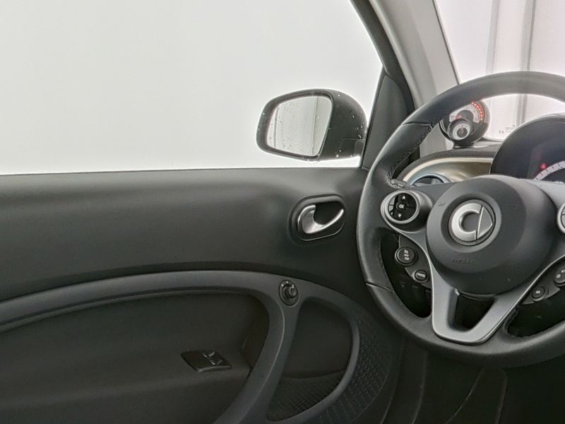 Fahrzeugabbildung Smart EQ PASSION*22KW-LADER*WINTER-PAKET*LED GJR*KAMER