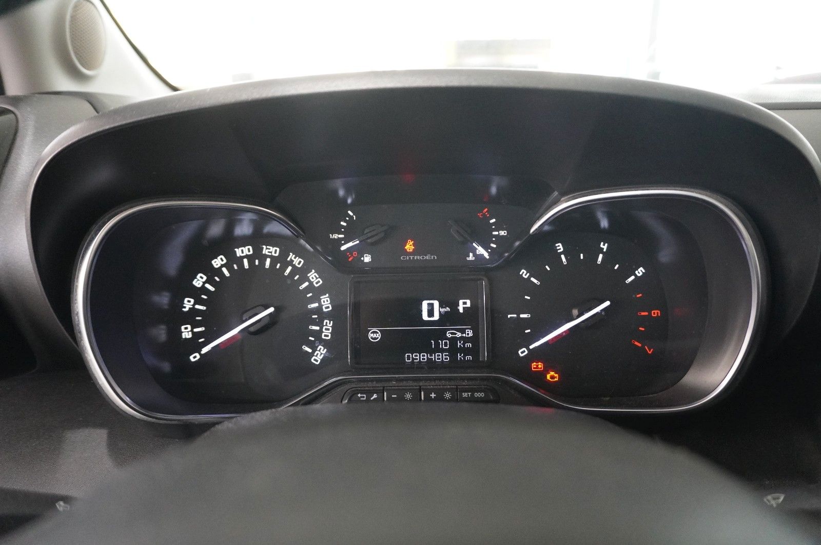Fahrzeugabbildung Citroën C3 Aircross 1.2 FEEL NAVI/LED/SHZ/PDC/TEMP./AHK