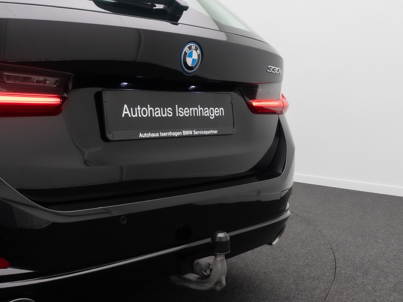 Fahrzeugabbildung BMW 330e WidscreenDispl AHK DAB Leder Sport Stop&Go