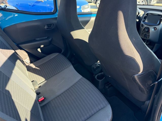 Toyota Aygo x-play club