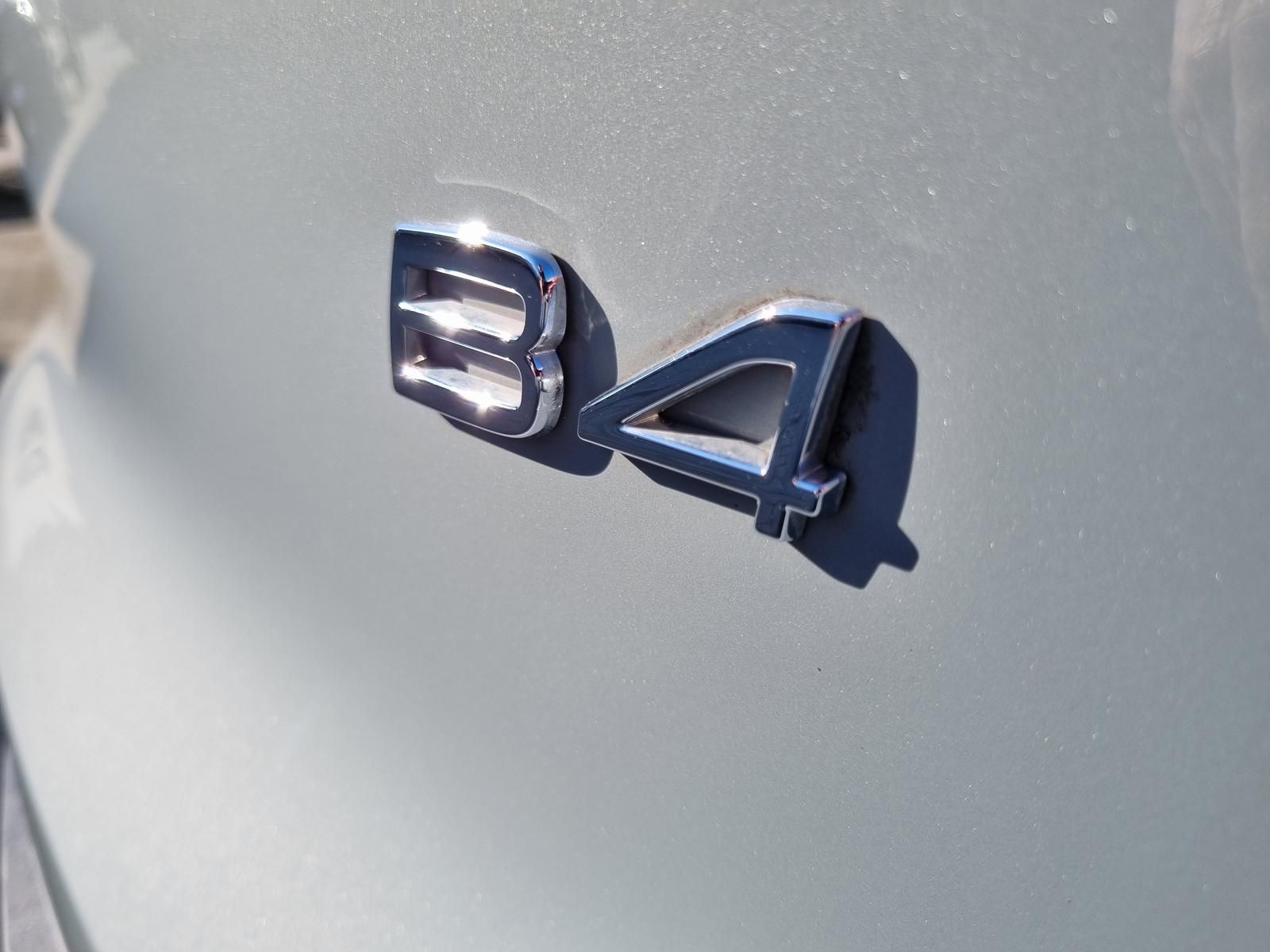 Fahrzeugabbildung Volvo XC40 B4 Benzin Plus Dark 'ACC, BLIS, 360-Cam'