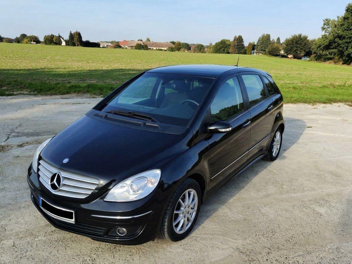 Mercedes-Benz B 200