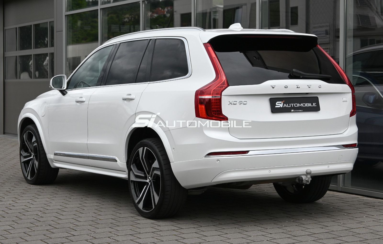 Fahrzeugabbildung Volvo XC90 T8 AWD Re Ultimate Bright °B&W°FOUR-C°VOLL!