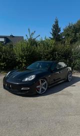 Porsche Panamera Turbo 4,8l V8 Chrono Sport Paket - Porsche Panamera aus 2010: 4s