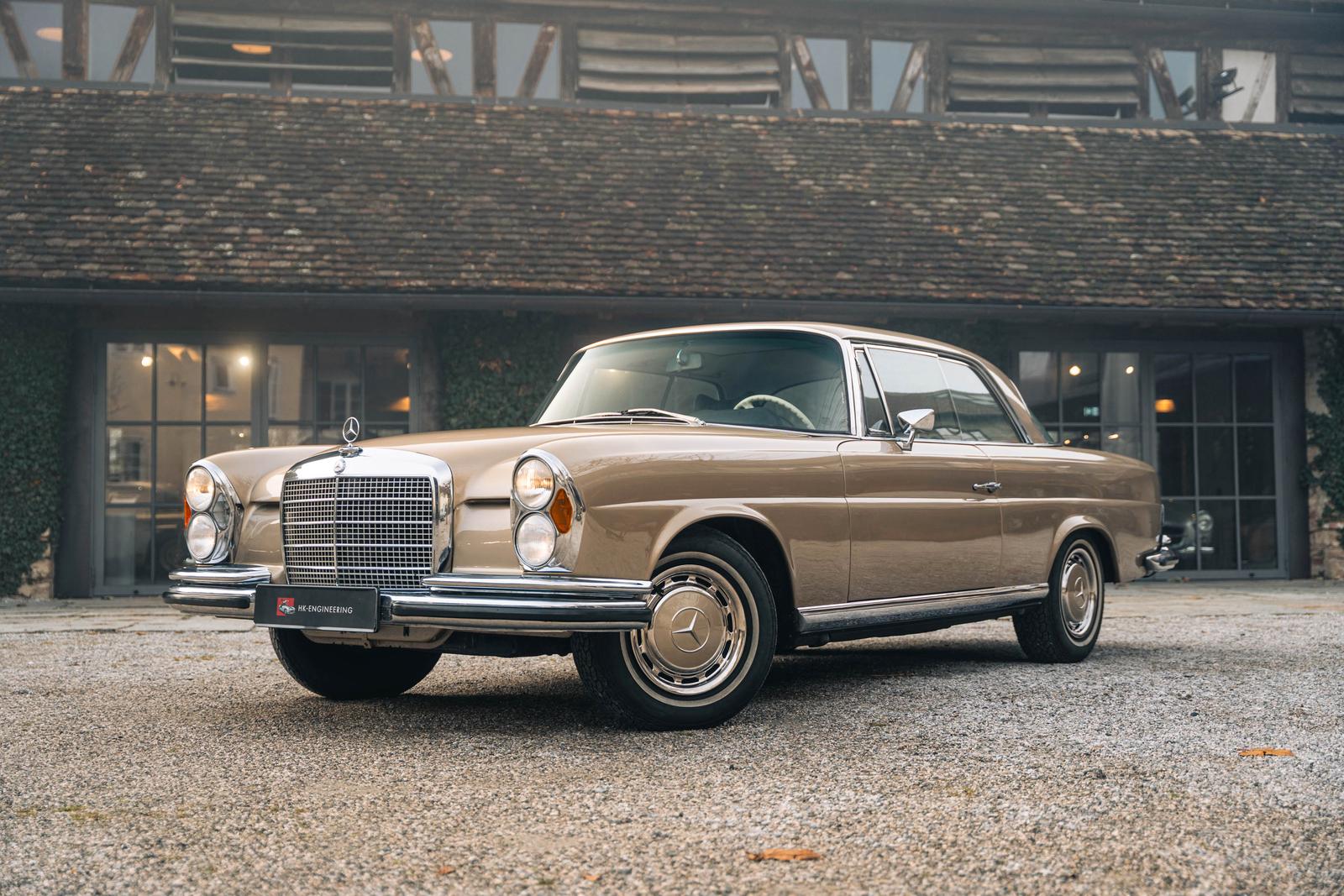 Mercedes-Benz 280 SE 3.5 Coupe mit Schiebedach, DE