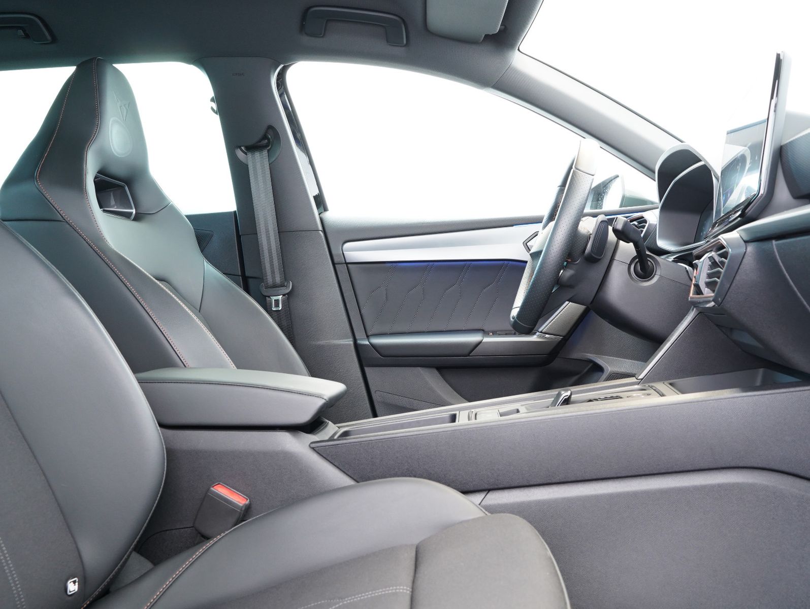 Fahrzeugabbildung CUPRA Leon Sportstourer VZ 2.0 TSI DSG 4Drive