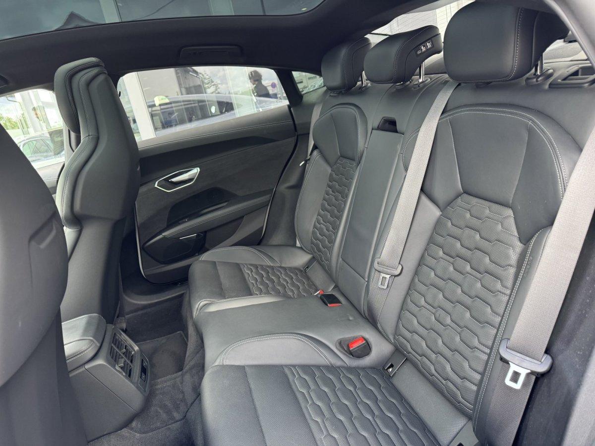 Audi e-tron RS GT quattro Carbon Top-View Headup 21Zo