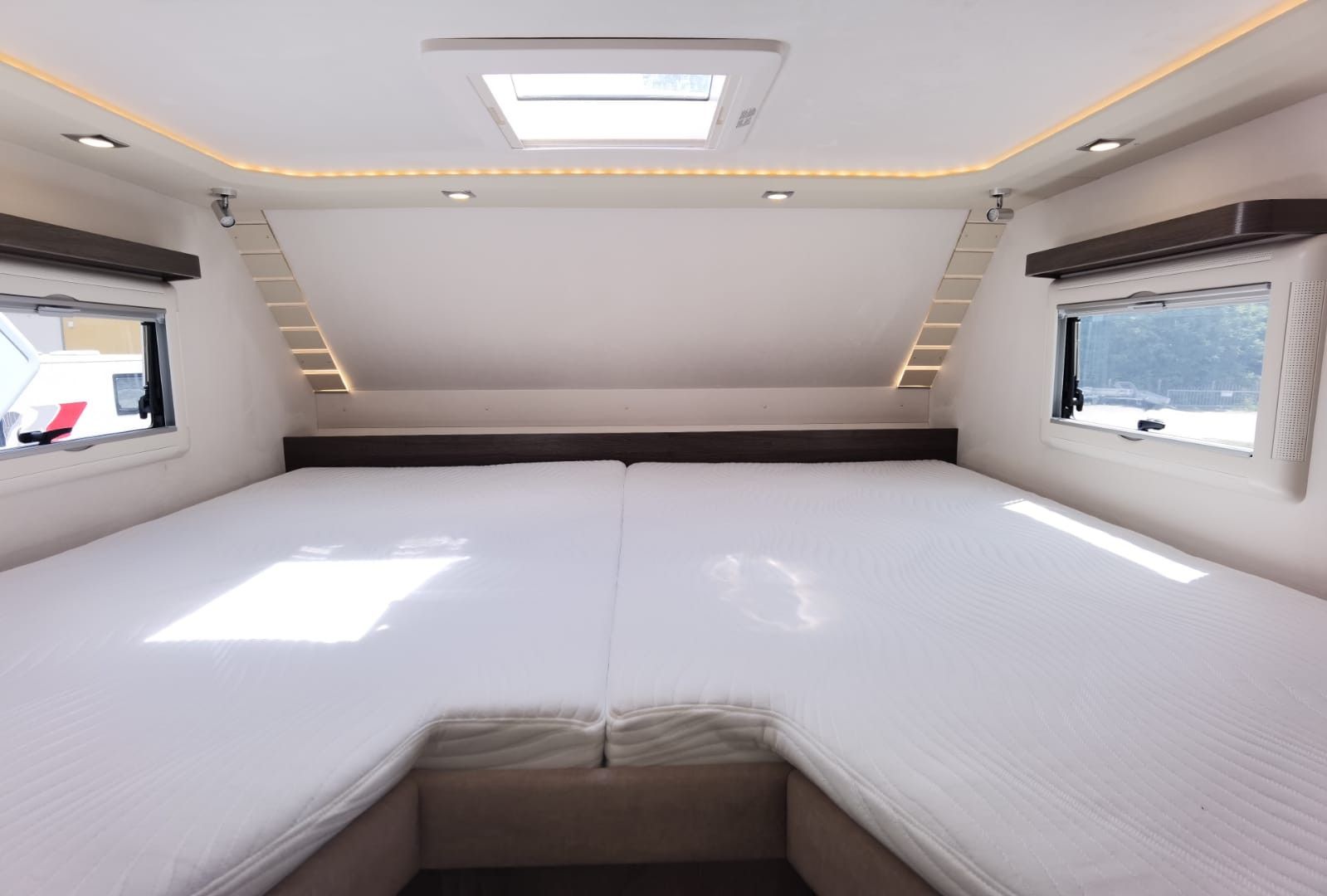 Fahrzeugabbildung Phoenix Maxi-Alkoven 7800 RSL *SommerSale**