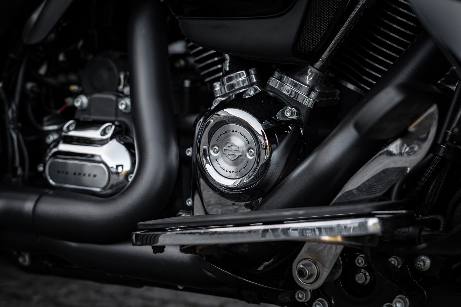 Fahrzeugabbildung Harley-Davidson TRI GLIDE ULTRA TRIKE - JEKILL&HYDE H-D ROULETTE