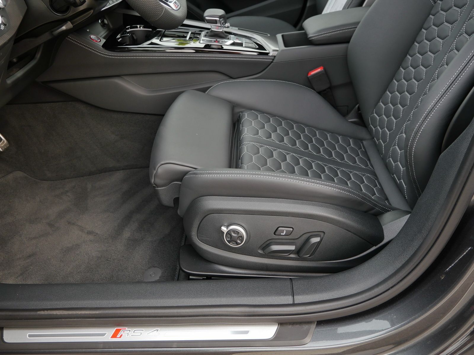 Audi RS4 - Bild 23