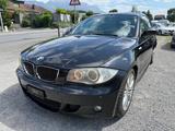 BMW 130i - - schwarze BMW 130