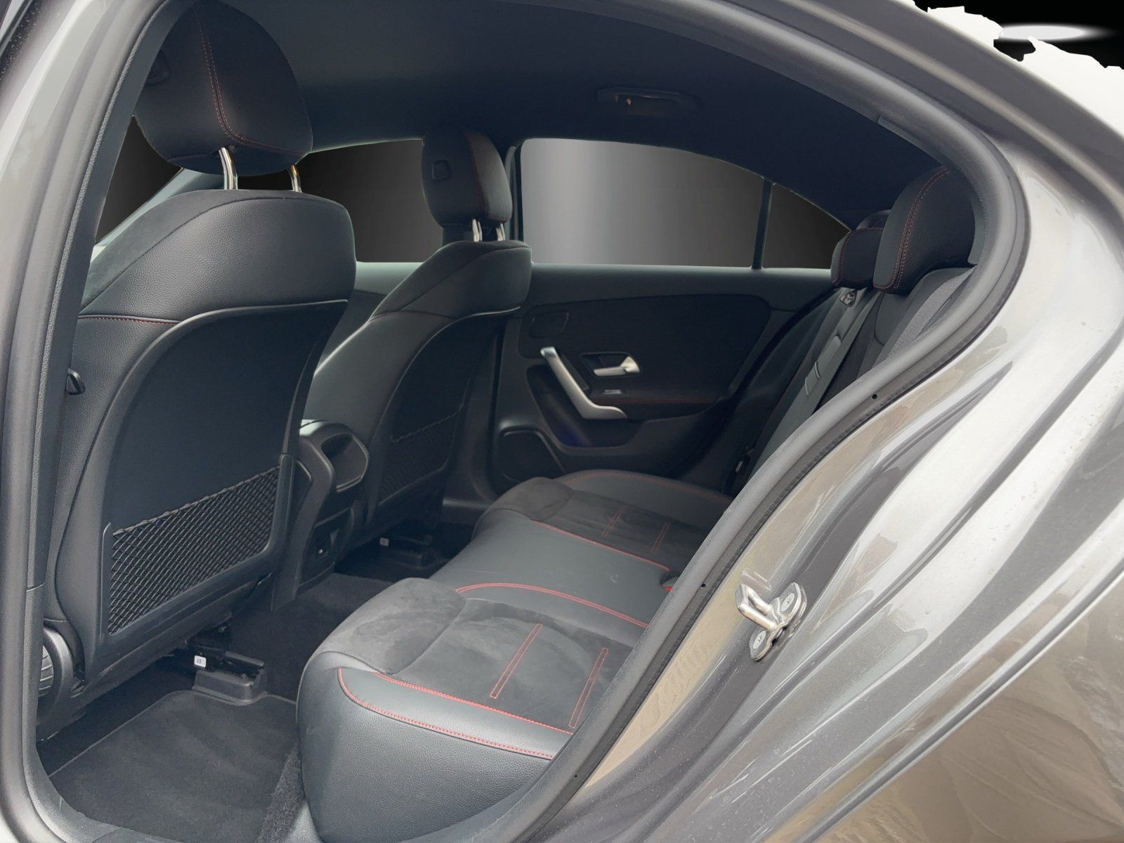 Fahrzeugabbildung Mercedes-Benz A 220 d Limousine AMG Distro MULTIBEAM KeyGO 19"