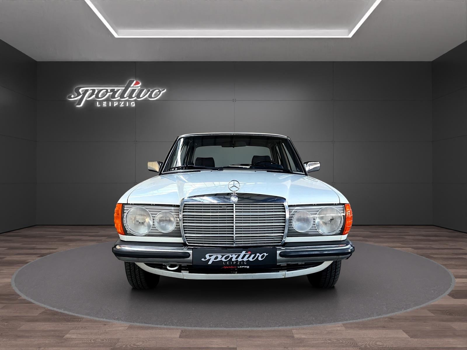 Mercedes-Benz 230 W123