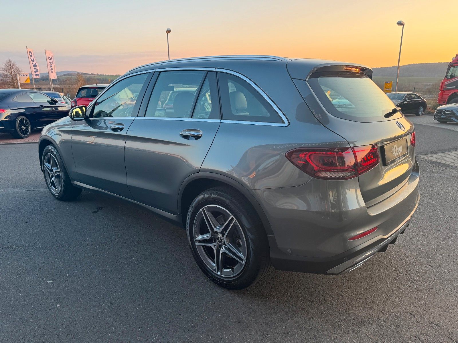 Fahrzeugabbildung Mercedes-Benz GLC 300 4M AMG Distr+360°+Memory+Ambiente+Carpla