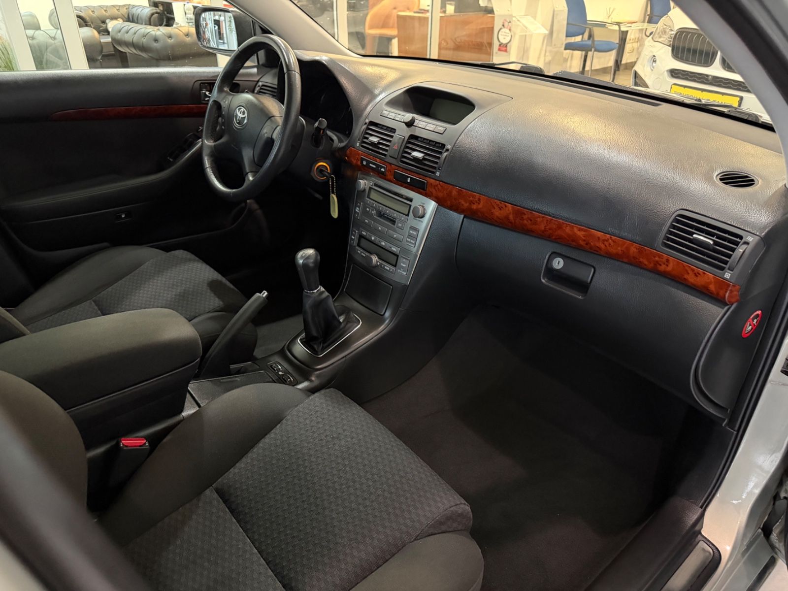 Fahrzeugabbildung Toyota Avensis 1.8 Executive Liftback