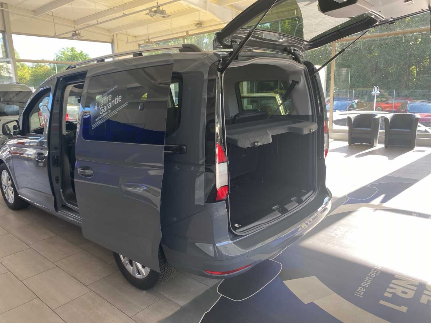 Ford Grand Tourneo PHEV Connect Titanium L2 imagem 3