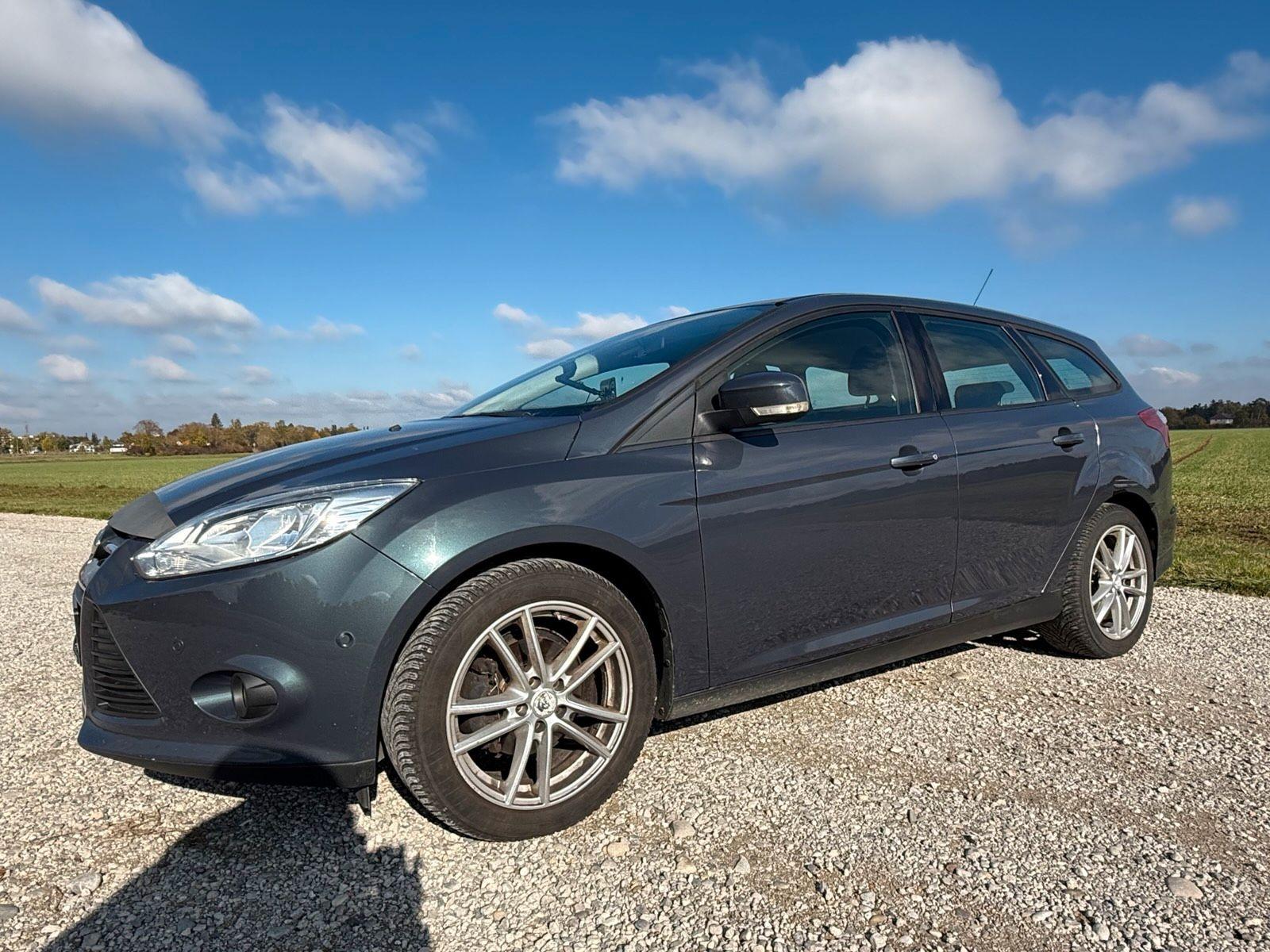 Ford Focus 2014 — photo 9