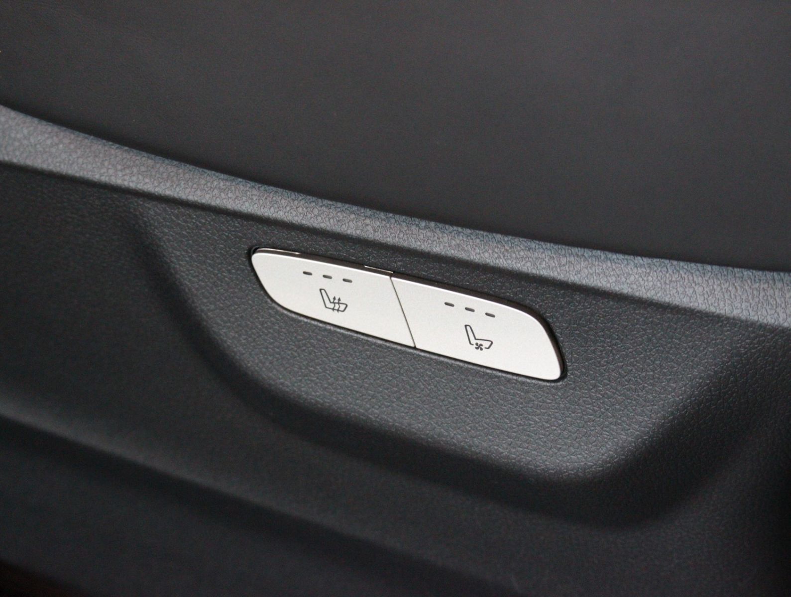 Fahrzeugabbildung Mercedes-Benz V 300d Exclusive Edition Lang 4Matic