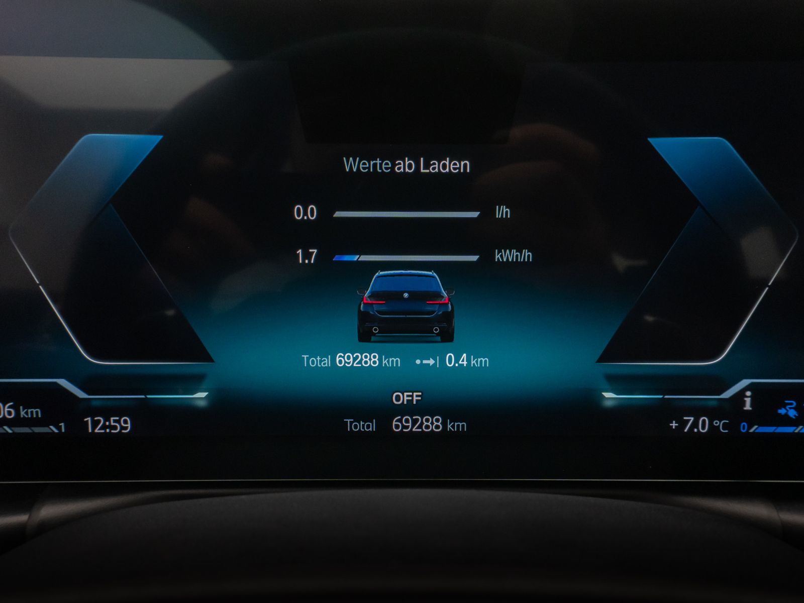 Fahrzeugabbildung BMW 330e DAB CockPit+ PDC Geschwindigkeitsreg Sport