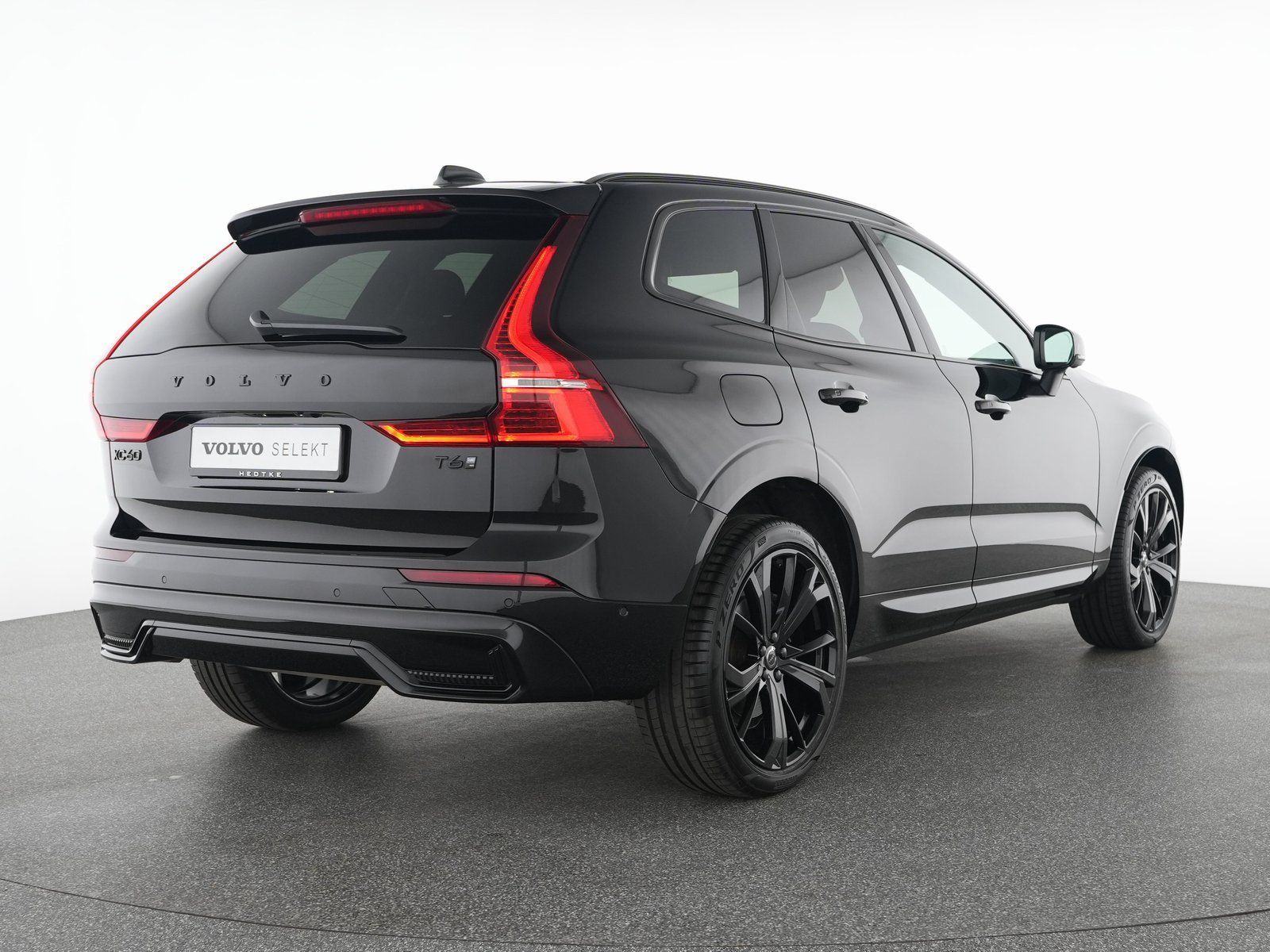 Volvo XC60 T6 AWD Plug-in Hybrid Plus Black Edition imagem 2