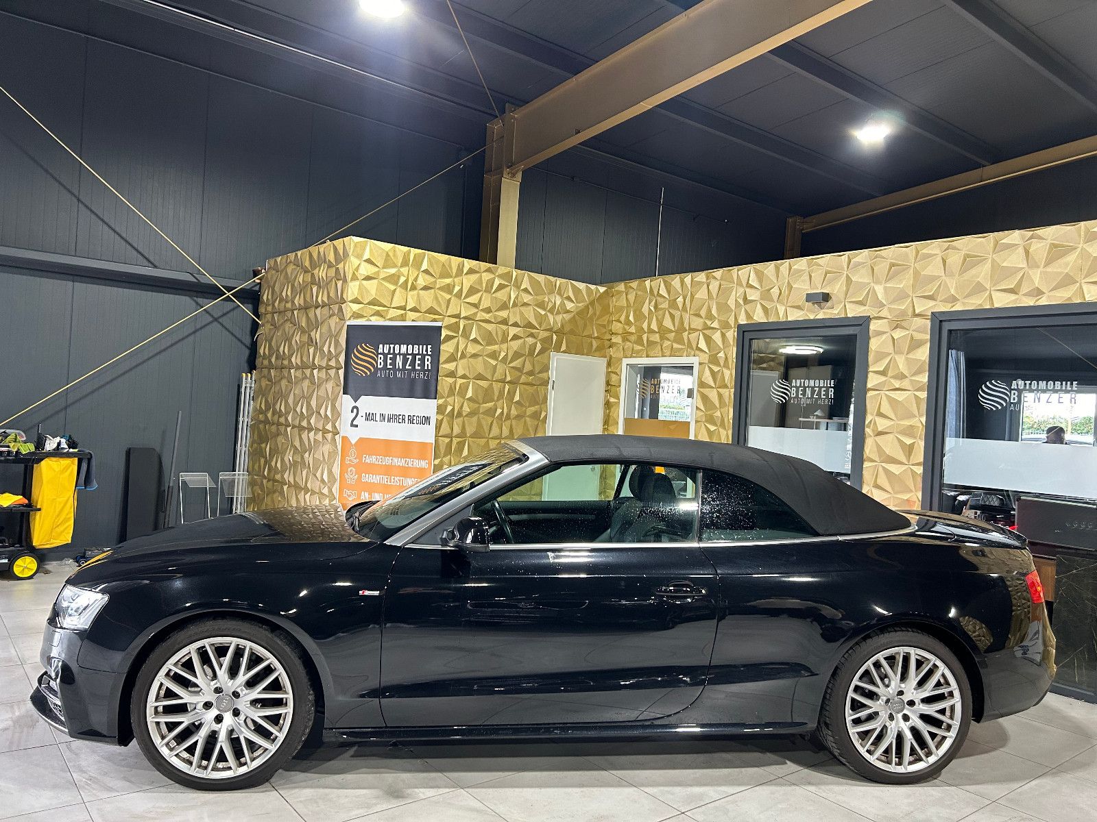 Fahrzeugabbildung Audi A5 Cabriolet 2.0 TDI  quattro/NAVI/PDC/SHZ/KLIMA