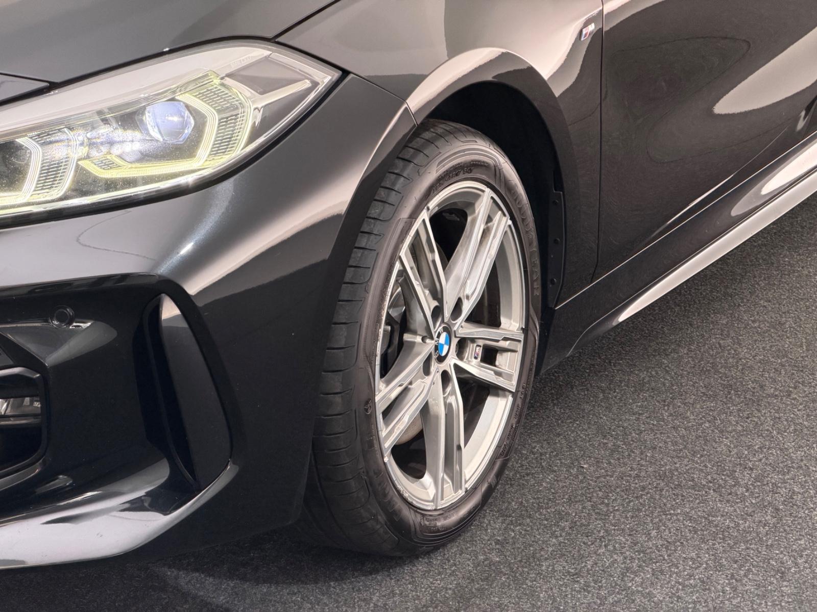 BMW 118i Lim.*M SPORT*SHADOW-LED-SHZ-PDC-TEMPO-WLAN