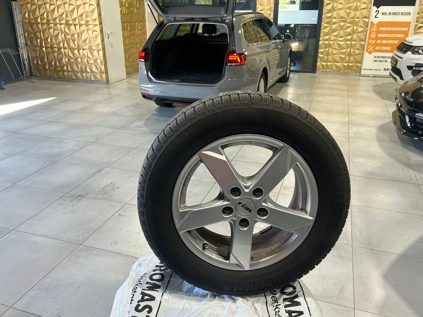 Fahrzeugabbildung Volkswagen Passat Variant Business/APPLE/8-FACH/ACC/KAMERA/
