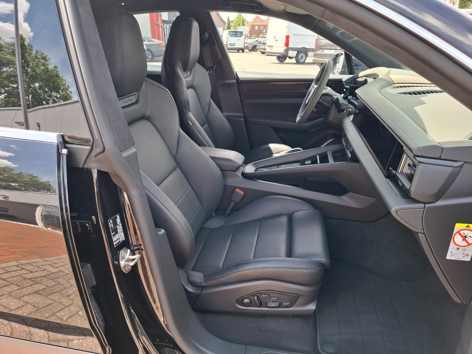 Porsche Macan E Turbo Burmester Sitzlüftung  HA-Lenkung foto 10