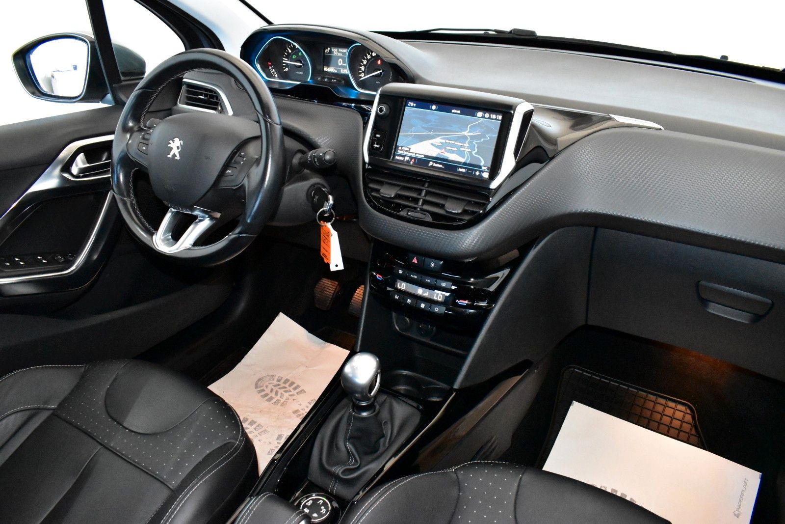 Fahrzeugabbildung Peugeot 2008 Allure T.Leder,SH,Navi,Kamera,8fach bereift