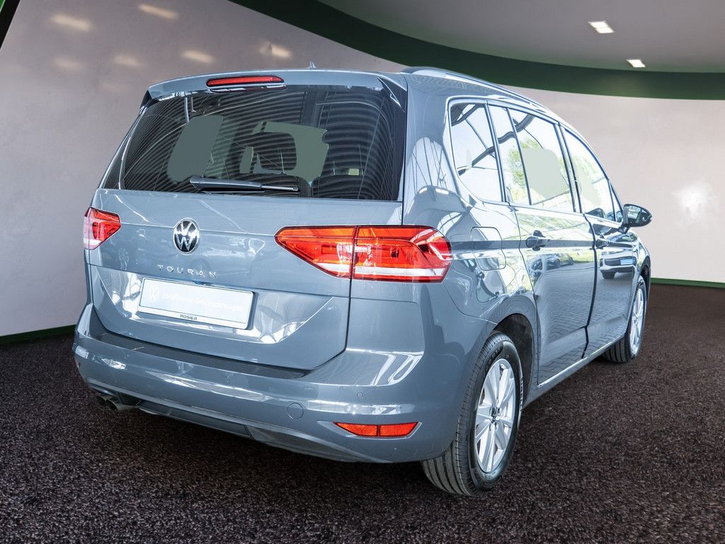 Volkswagen Touran — fotografia 3
