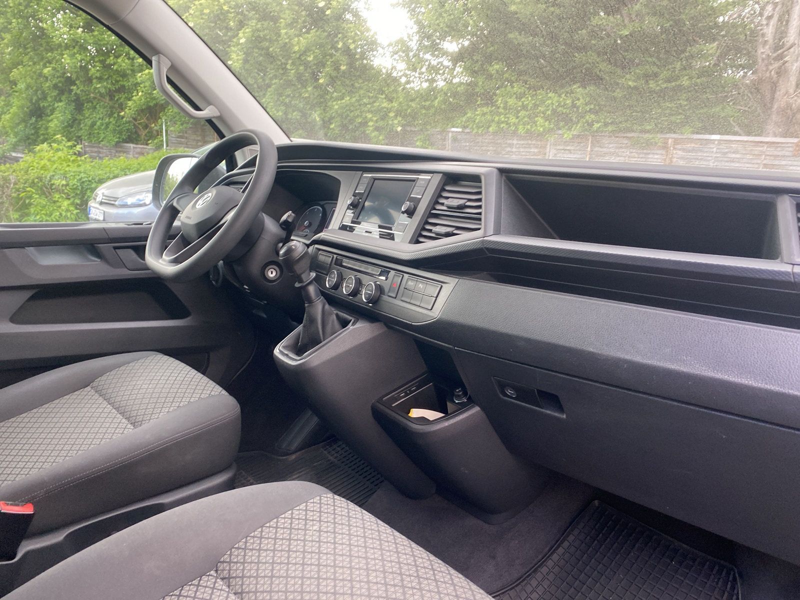 Fahrzeugabbildung Volkswagen T6 Multivan T6.1 2.0 TDI Trendline AHK