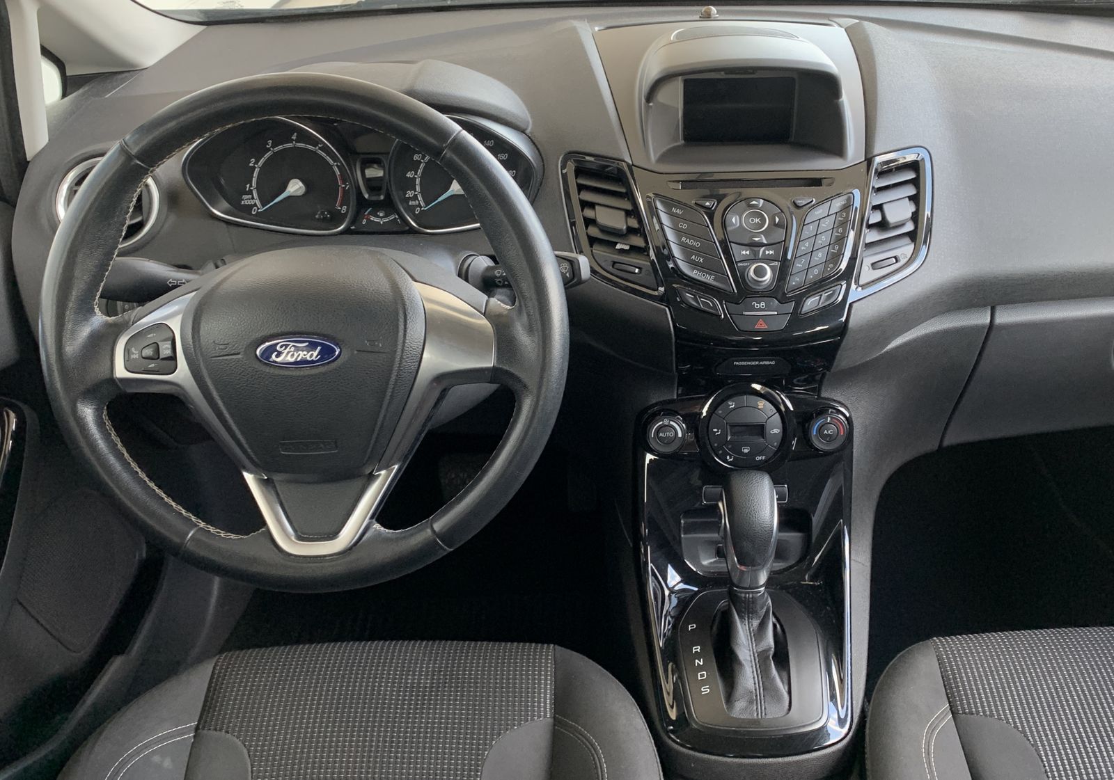 Fahrzeugabbildung Ford Fiesta 1.0 Titanium*AHK*Cam*SHZ*Navi*Klima*