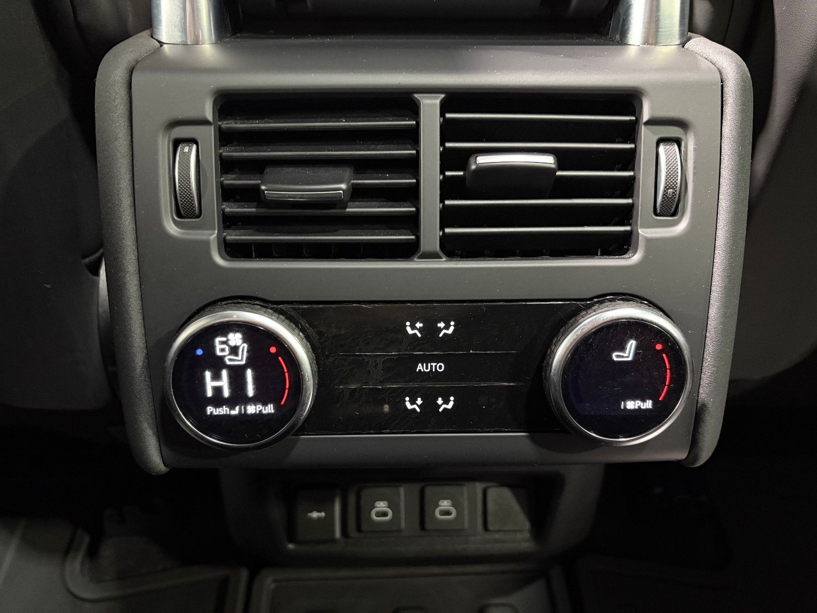 Fahrzeugabbildung Land Rover Discovery 5 R-Dynamic HSE D250 c AWD/PANO/MEMORY