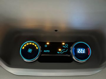 Ford Tourneo Custom Aut L2 Tit X 4WD Standheizung
