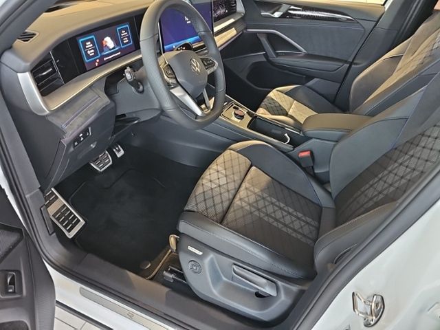 Fahrzeugabbildung Volkswagen Tayron 2.0 TDI DSG 4MOTION R-LINE HUD PANO STHZG