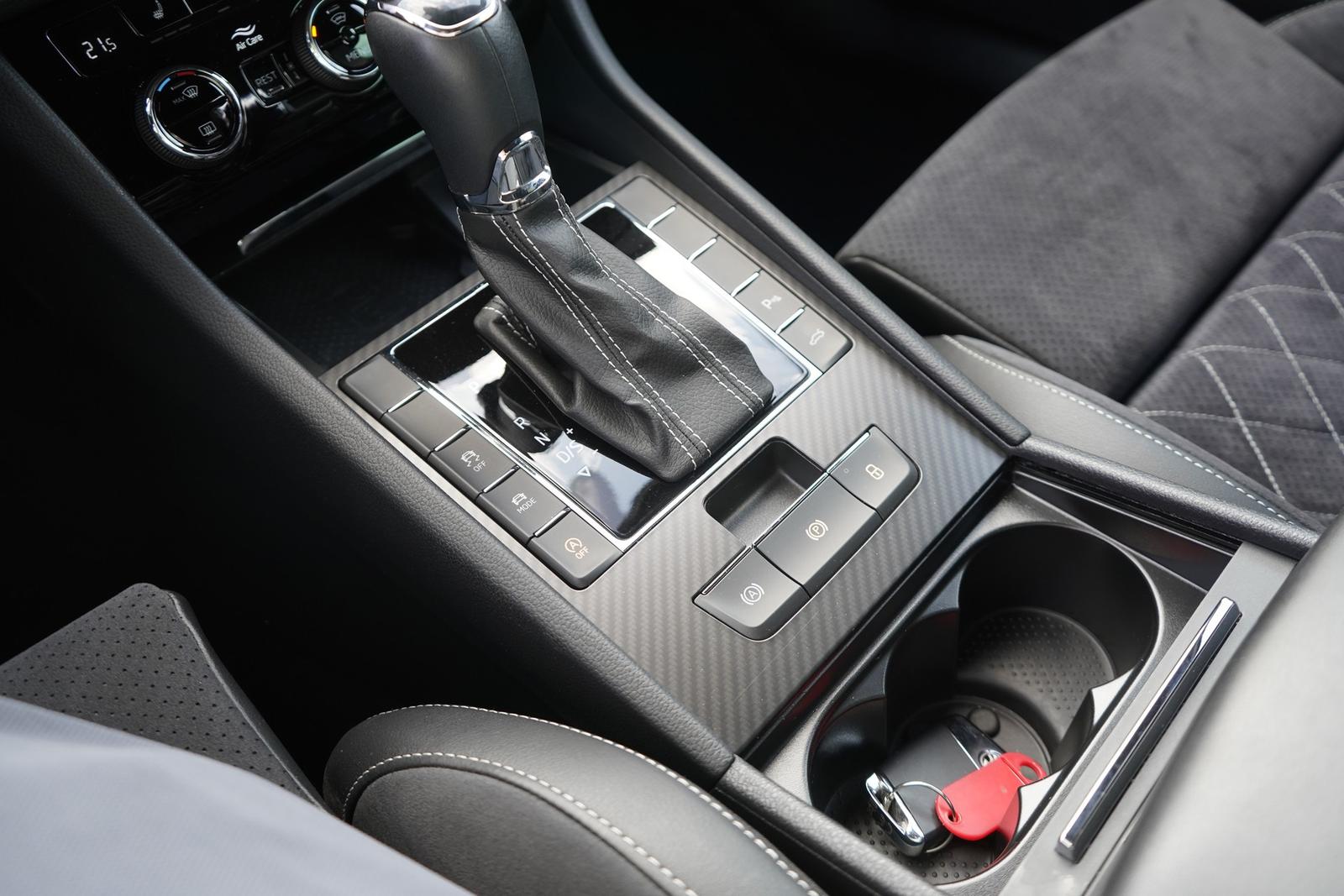 Skoda Superb Combi 2.0TSI Sportline DSG LED Panorama